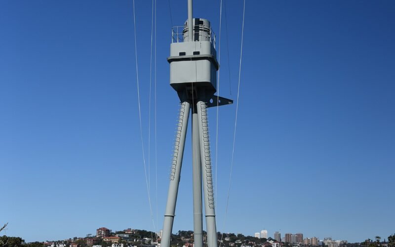 (1)HMAS Sydney mast-1.jpg
