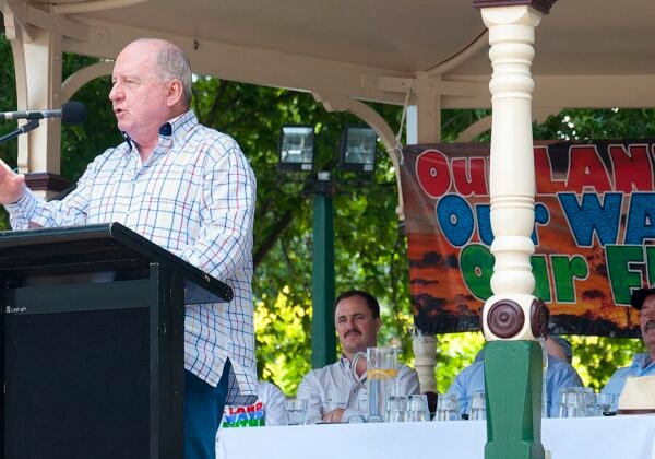 Broadcaster Alan Jones address the Bowral crowd.jpg
