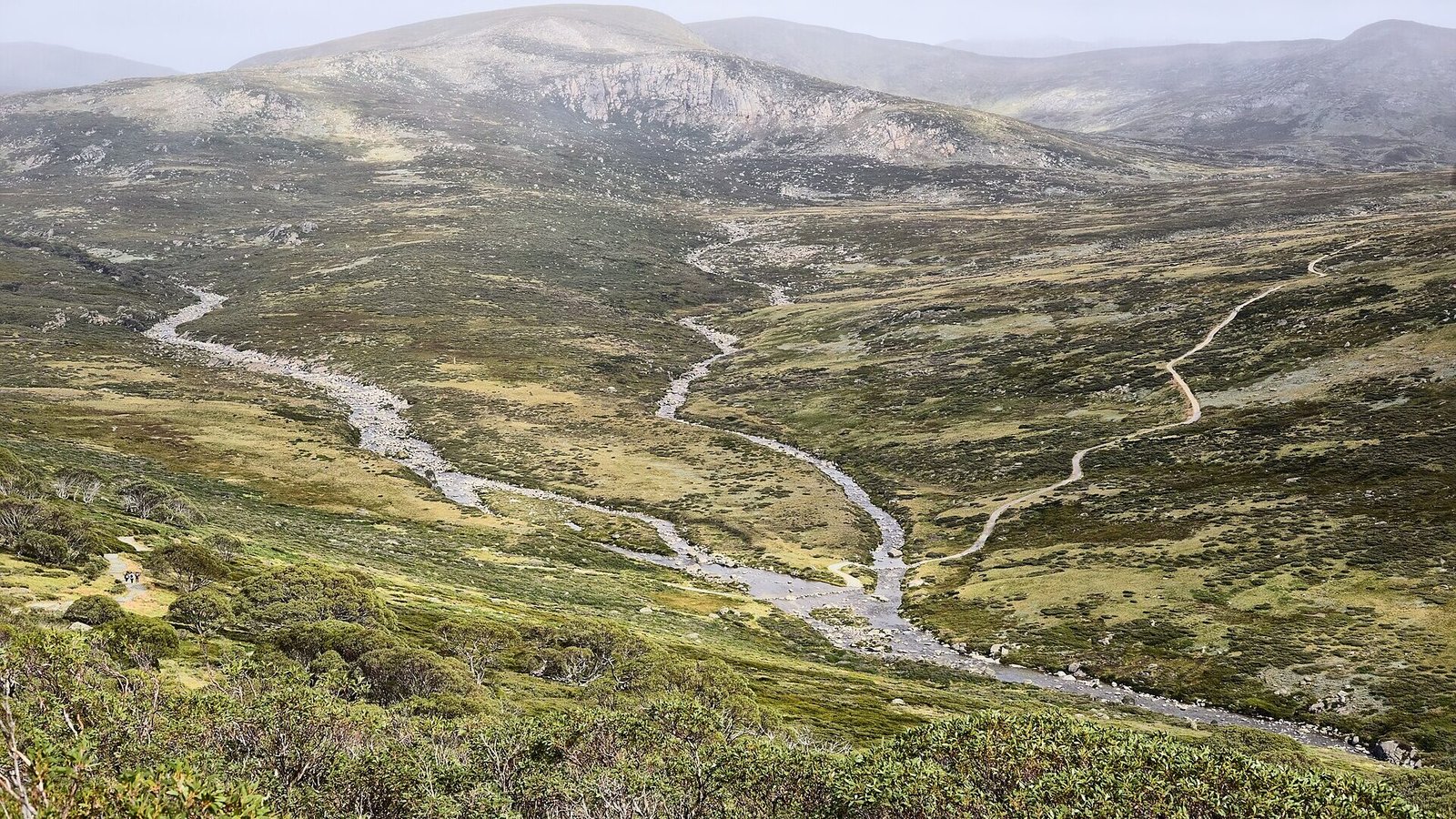 Charlotte Pass, Kosciuszko National Park - AustralianSecret View of the Kosciuszko Main Range from Charlotte Pass