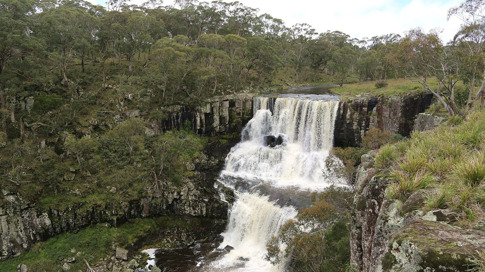 Ebor Falls on the Waterfall Way - AustralianSecret Upper Ebor Falls beside the Waterfall Way, New England NSW