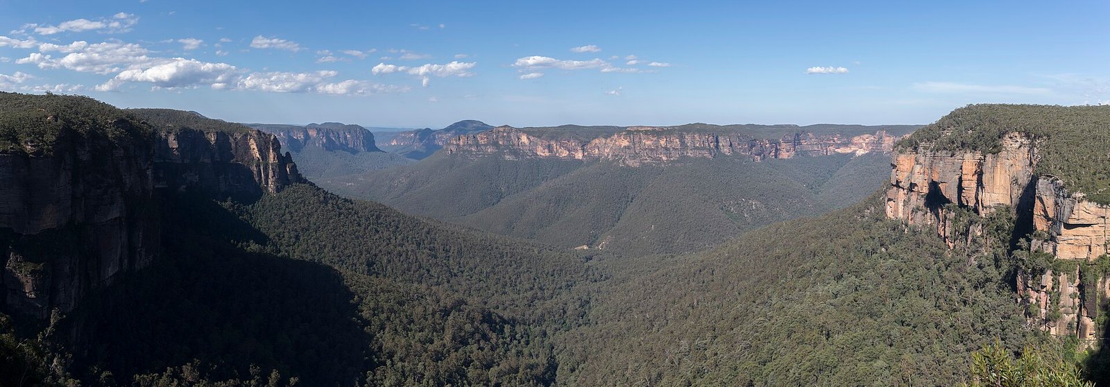 Panorama of the Grose Valley from Govetts Leap lookout, Blackheath NSW
