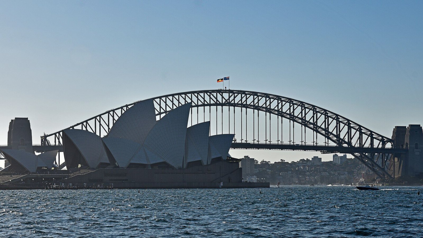 handa-opera-sydney-harbour-fleet-steps - AustralianSecret View of the Sydney Opera House and Harbour Bridge from Fleet Steps, Mrs Macquaries Point