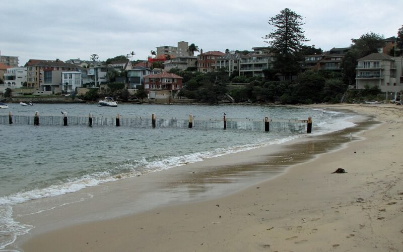 The sheltered cove at Little Manly, en route to Store Beach