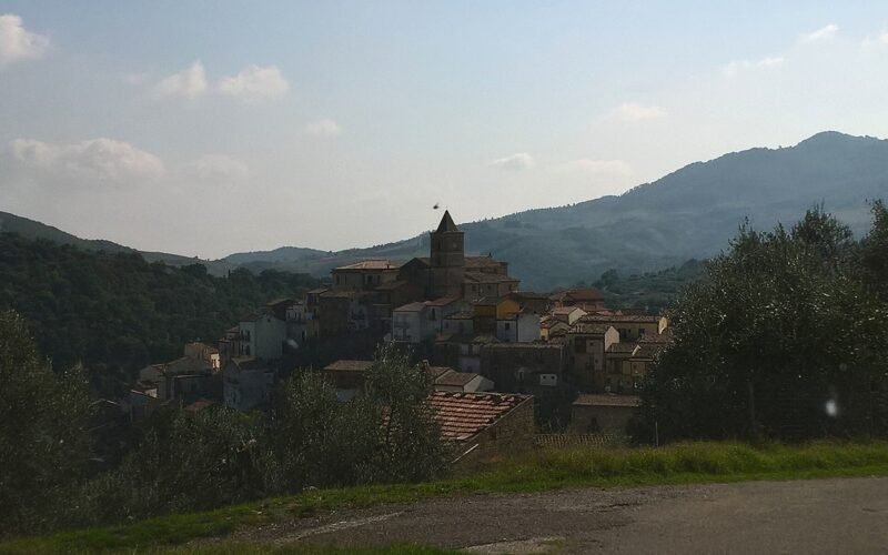 Oliveto Lucano - panorama.jpg