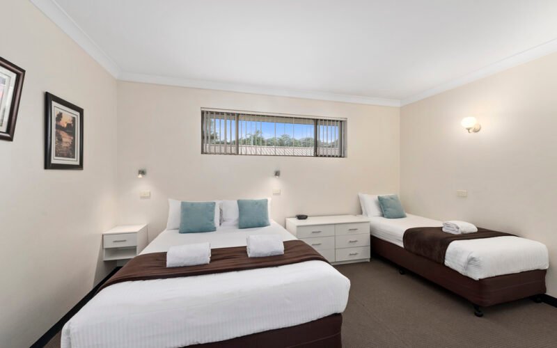 Bedroom at Smugglers on the Beach resort, Korora