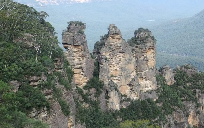 The Three Sisters glowing in afternoon light from Echo Point, Katoomba
