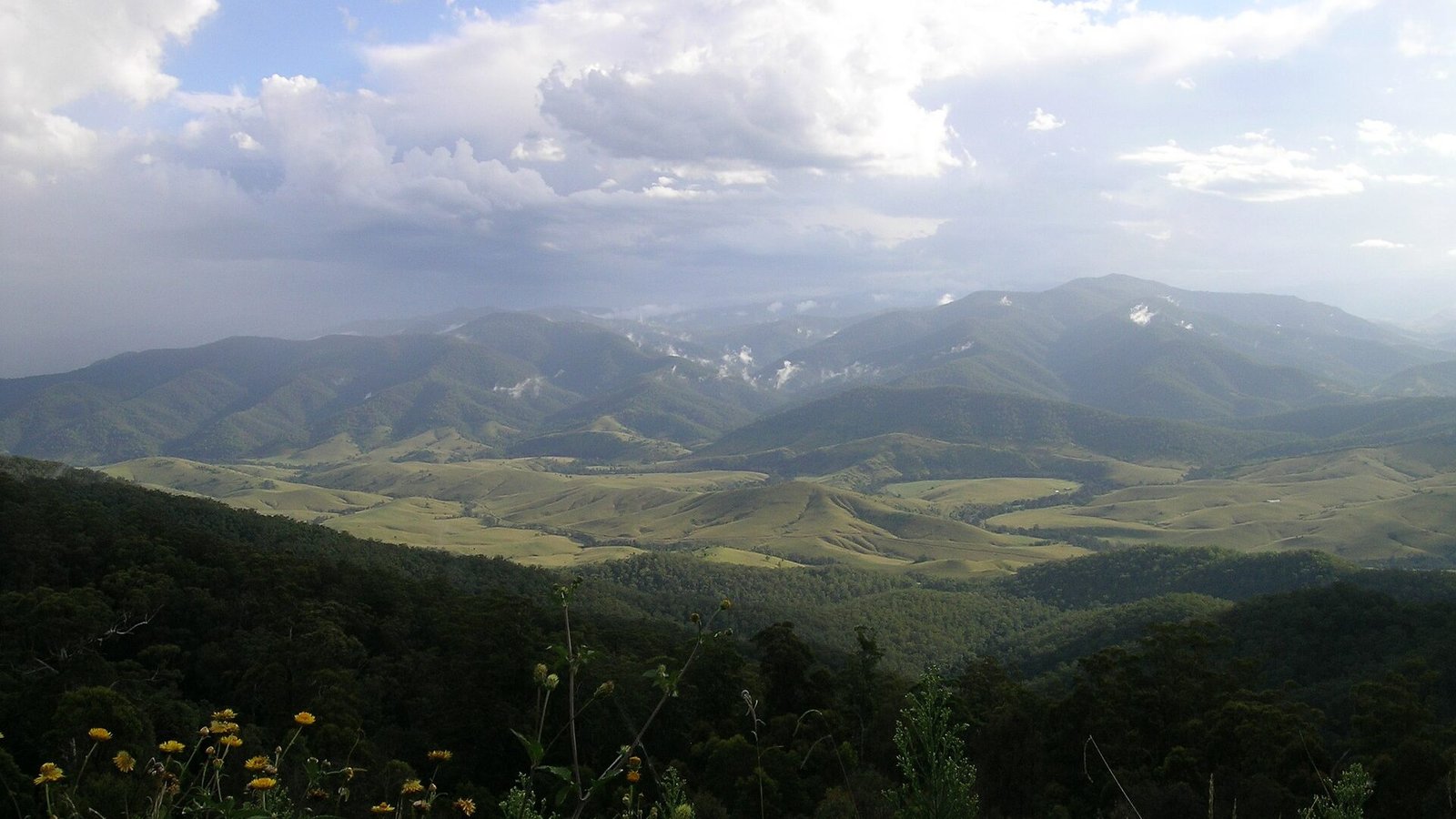 The Manning Valley from Carsons Lookout on Thunderbolts Way, NSW