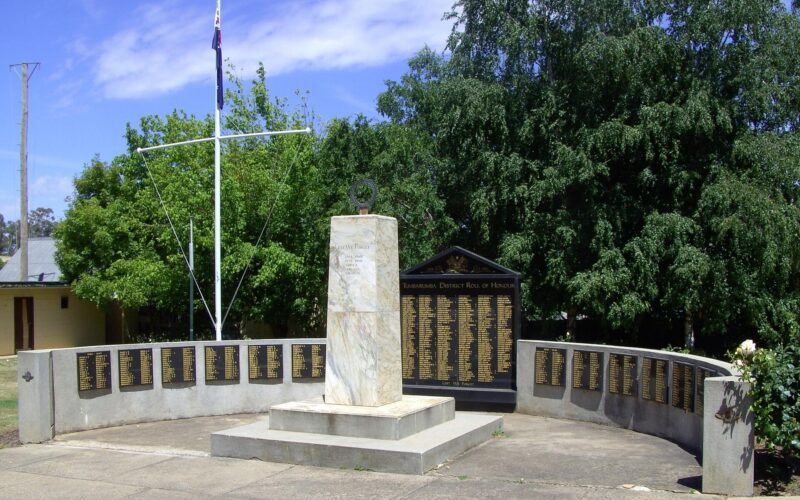 Tumbarumba NSW War Memorial.jpg