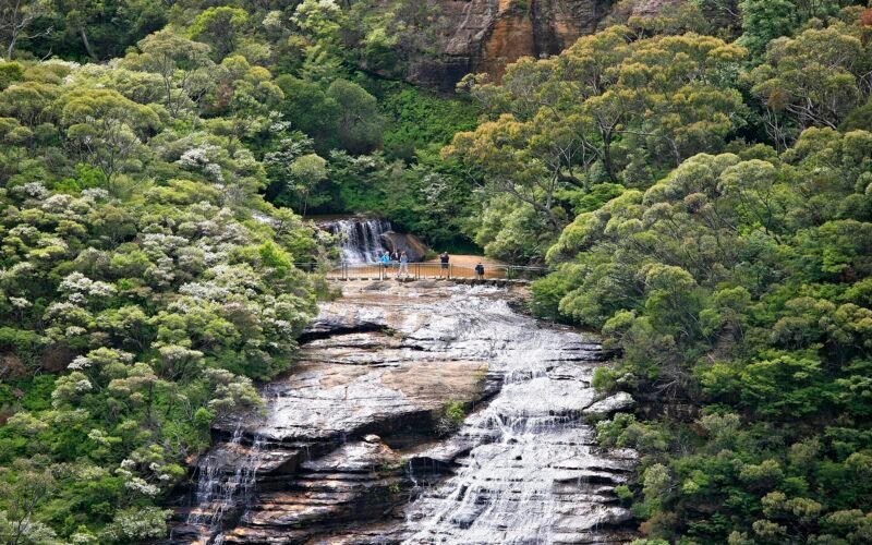 Wentworth Falls dropping into the Jamison Valley, Blue Mountains NSW