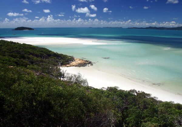 Whitsunday Island - Whitehaven Beach 01.jpg
